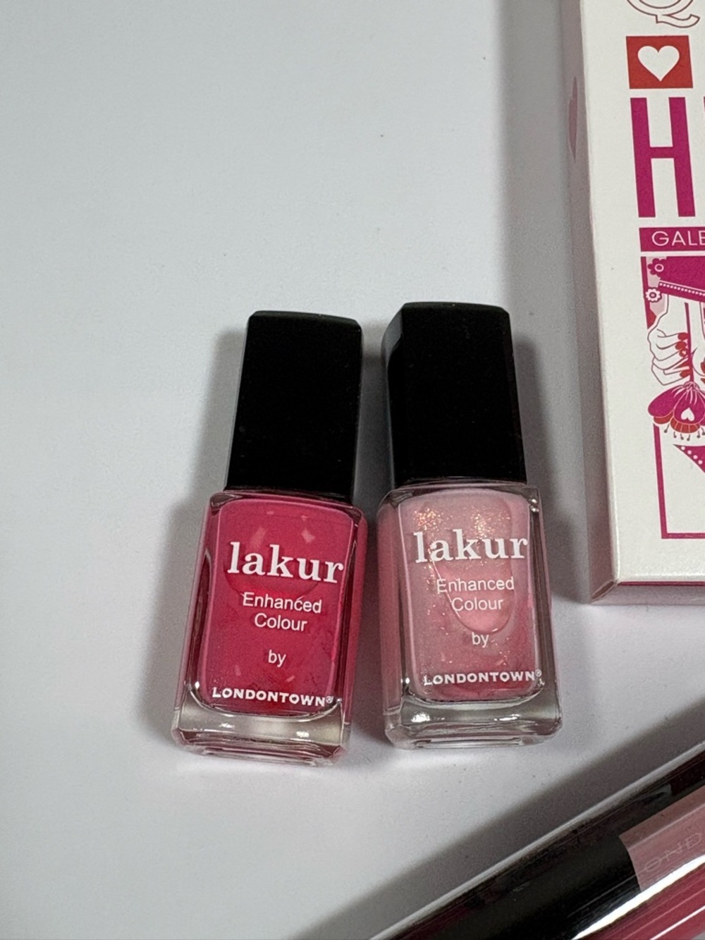 Londontown Queen of Hearts Galentine’s Day Manicure Set Lakur Nail Polish NIB - Picture 8 of 11